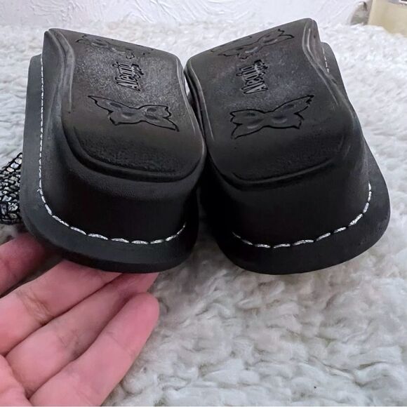 Alegria by PG Iridescent Mermaid Print Slip-On Clogs Women’s Size 36 6-6.5 - Picture 9 of 10